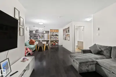 Interior photo 2 of #226 344 WINDERMERE RD NW