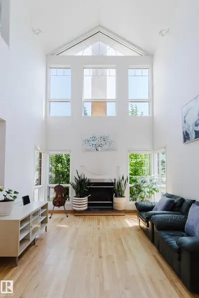 Interior photo 3 of 342 O'CONNOR CL NW
