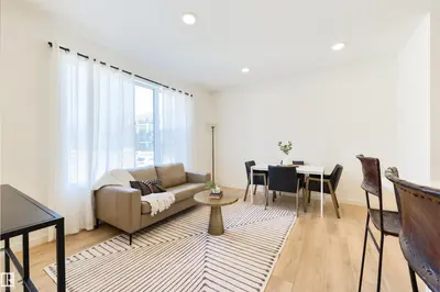 Interior photo 4 of 323 RANKIN DR