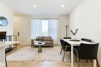 Interior photo 3 of 323 RANKIN DR