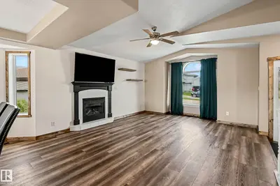 Interior photo 3 of 105 Northland CL