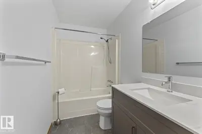 Interior photo 4 of 