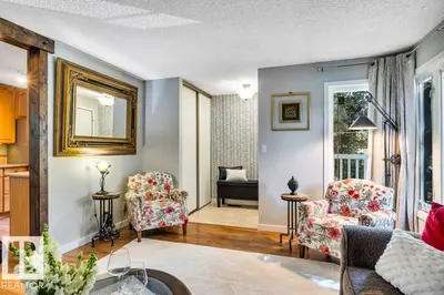 Interior photo 4 of 216 Greenwood DR