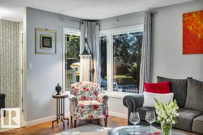 Interior photo 3 of 216 Greenwood DR