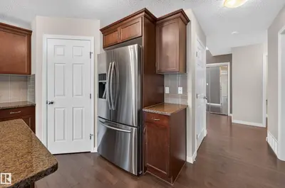 Interior photo 4 of 3906 6 ST NW