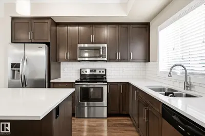 Interior photo 4 of 2016 CAVANAGH DR SW