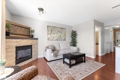 Interior photo 4 of 2948 26 ST NW