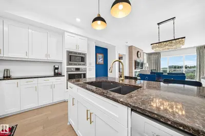 Interior photo 2 of #507 200 BELLEROSE DR