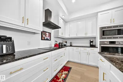 Interior photo 3 of #507 200 BELLEROSE DR