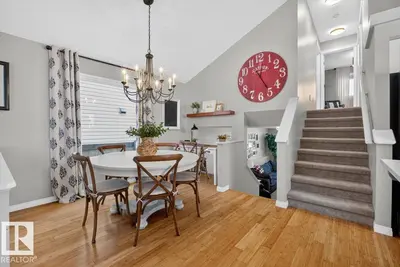 Interior photo 4 of 1012 79 ST SW