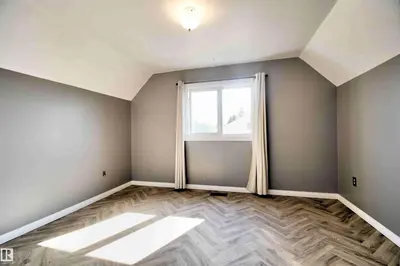 Interior photo 3 of 5109 47 AV