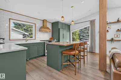 Interior photo 4 of 33 HAZEL ST