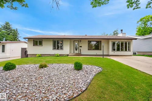 121 CEDAR ST, Sherwood Park - $395,000