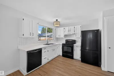 Interior photo 1 of 59 GRANVILLE CR