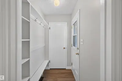 Interior photo 3 of 59 GRANVILLE CR