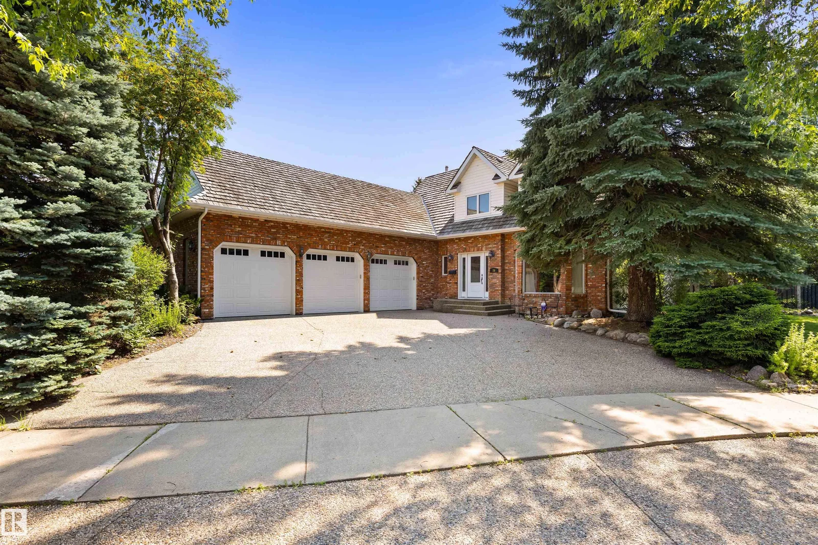26 EASTBOURNE CL, St. Albert - 5 bedroom Detached Single Family for sale
