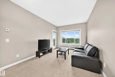 Interior photo 4 of #411 3715 WHITELAW LN NW