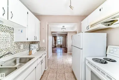 Interior photo 2 of 100 DICKINSFIELD CT NW