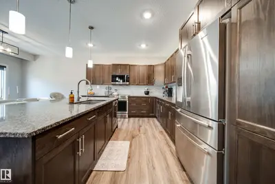 Interior photo 4 of 3632 KESWICK BV SW