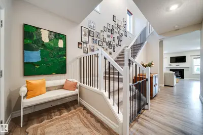 Interior photo 1 of 3632 KESWICK BV SW