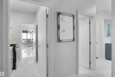 Interior photo 2 of #4003 4003 39 ST
