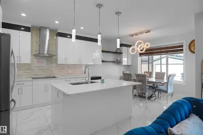 Interior photo 3 of #4003 4003 39 ST