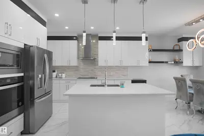 Interior photo 4 of #4003 4003 39 ST