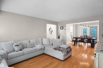 Interior photo 2 of 112 GARIEPY CR NW
