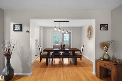Interior photo 4 of 112 GARIEPY CR NW