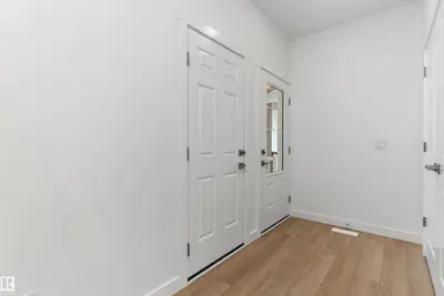 Interior photo 1 of 919 19 AV NW