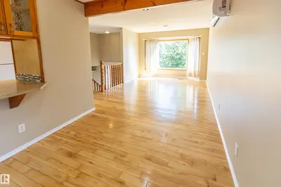 Interior photo 4 of 1108 39 ST NW