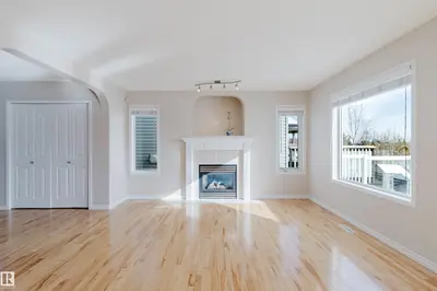 Interior photo 4 of 1135 112 ST SW