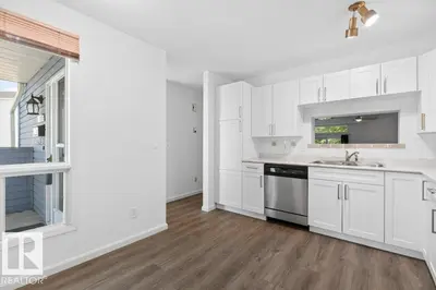 Interior photo 2 of 1501 LAKESIDE GR