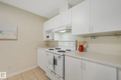 Interior photo 4 of #206, 9905 112 ST NW