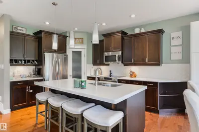 Interior photo 4 of 1375 113 ST SW