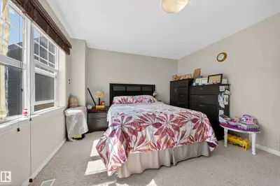 Interior photo 4 of 4680 CRABAPPLE RUN RU SW