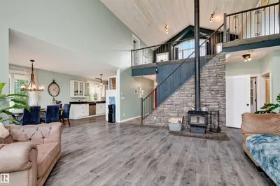 Interior photo 4 of 59122 RGE ROAD 233