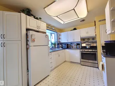 Interior photo 2 of 15717 92 AV NW