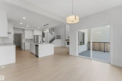Interior photo 4 of 15632 16 AV SW SW