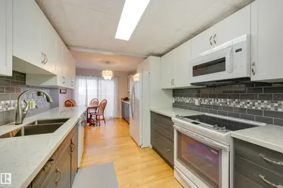 Interior photo 3 of 4303 46 ST