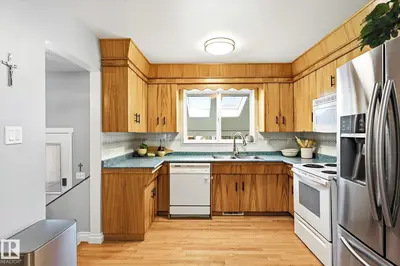 Interior photo 4 of 4921 47