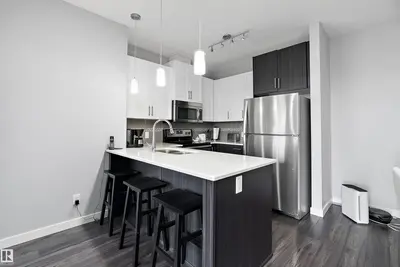 Interior photo 4 of #407 812 WELSH DR SW