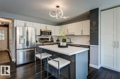 Interior photo 2 of 12114 16 AV SW