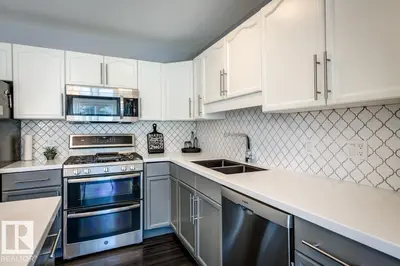 Interior photo 3 of 12114 16 AV SW