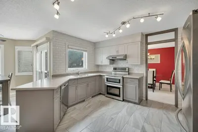 Interior photo 3 of 568 BUCHANAN RD NW