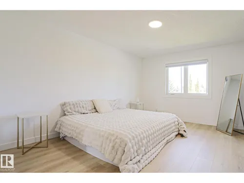 11347 10 AV NW, Edmonton - $749,900