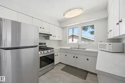 Interior photo 4 of 5210 43 AV