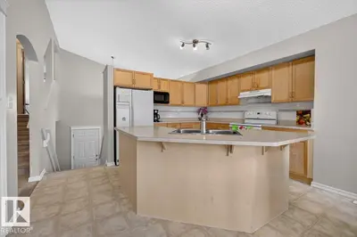 Interior photo 3 of 2918 33 ST NW