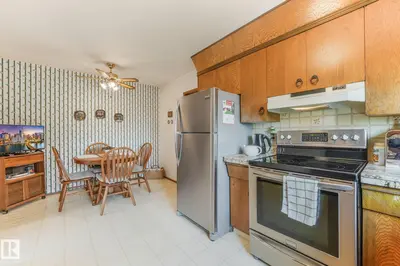 Interior photo 4 of 13911 86 ST NW