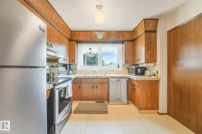 Interior photo 2 of 13911 86 ST NW